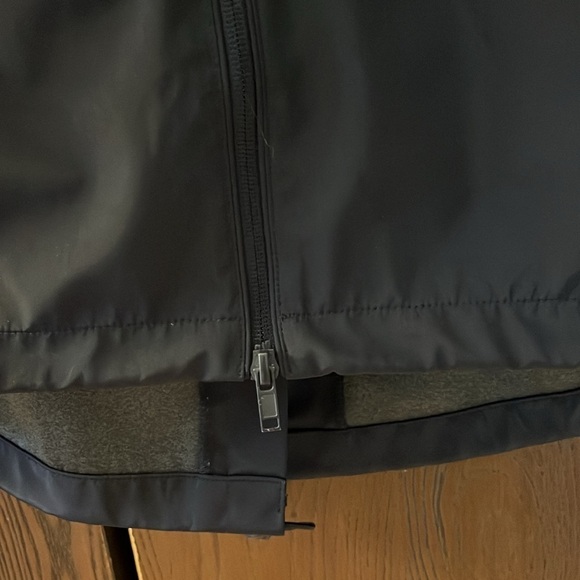 Mondetta long sleeved navy blue outdoor project windbreaker jacket. Size Medium - Picture 4 of 14